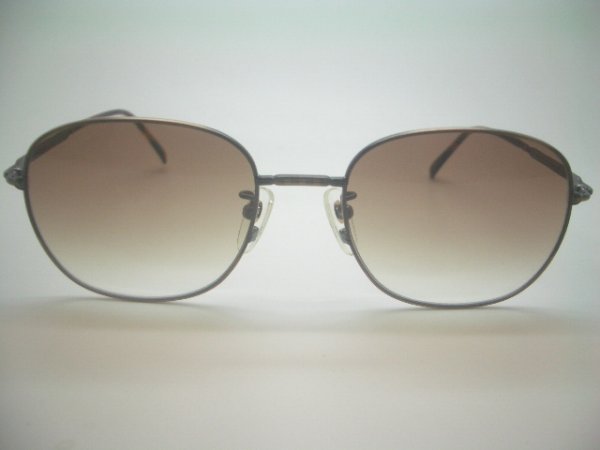 画像2: 在庫限り　特価　ＢＵＲＢＥＲＲＹ　バーバリーサングラス　725　55口　専用ケース付 (2)