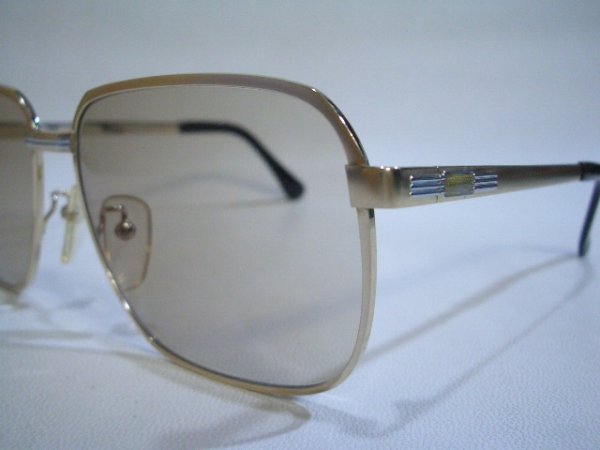 画像3: 調光プラスチック使用　オリジナルサングラス　大きめ　62口　チタン使用　日本製　￥7500 (3)