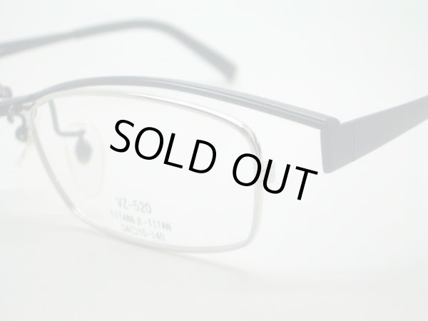 10　ブラック/シルバー